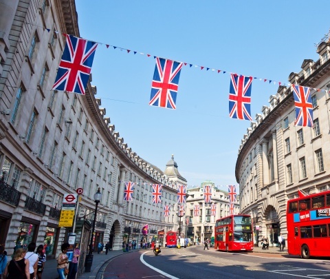 LONDON HIT 4 DANA ZRAKOPLOVOM 